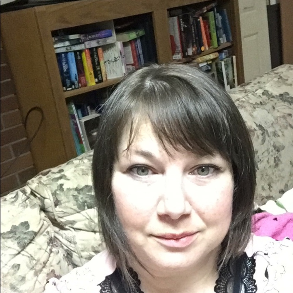 Meet your Posher, Alexis